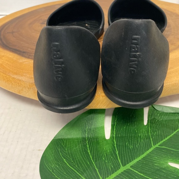 Native Pointed Toe Light Weight Flats - Picture 5 of 7